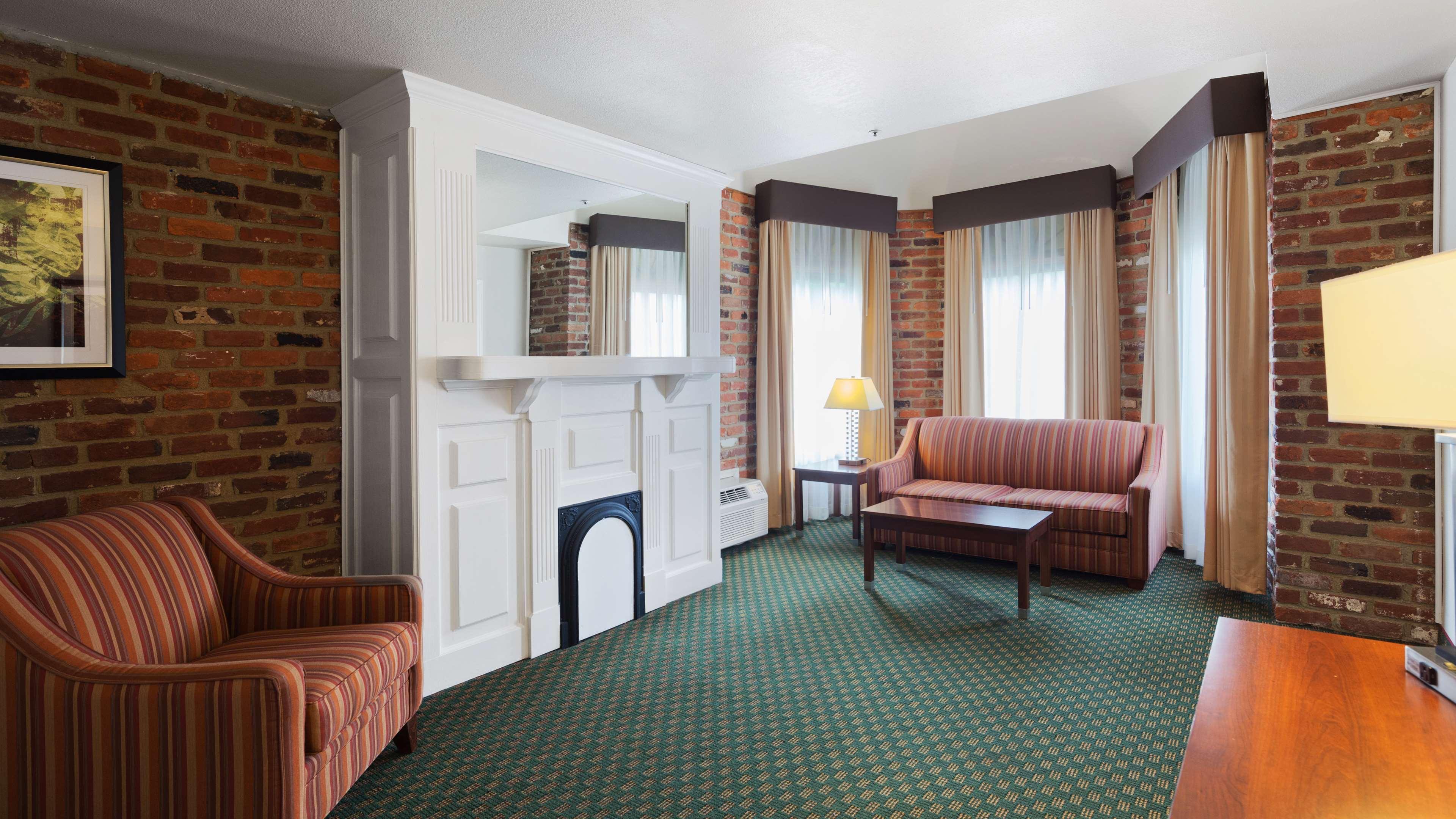 מידלות'יאן Best Western Plus Governor'S Inn Richmond מראה חיצוני תמונה