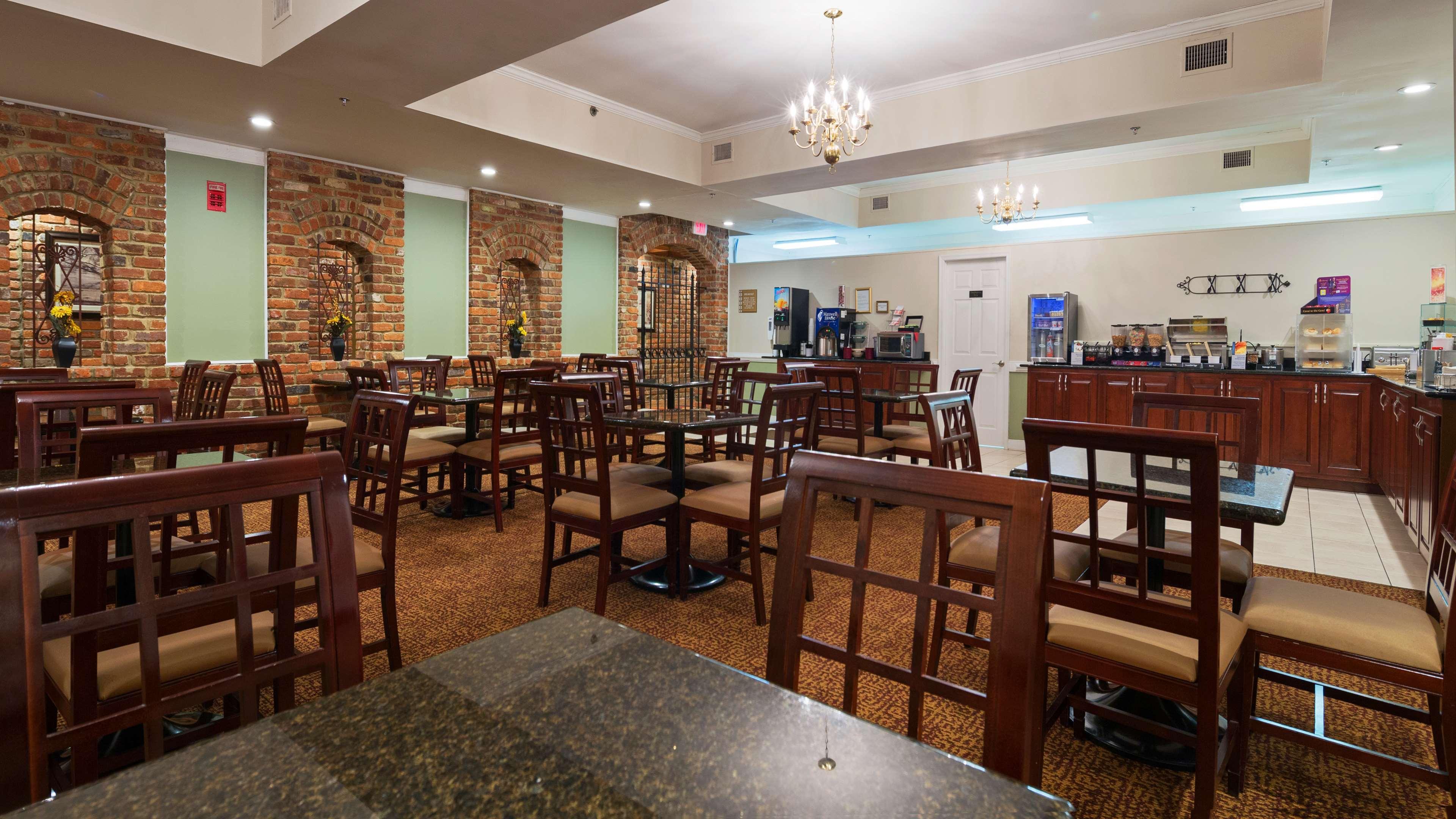 מידלות'יאן Best Western Plus Governor'S Inn Richmond מראה חיצוני תמונה