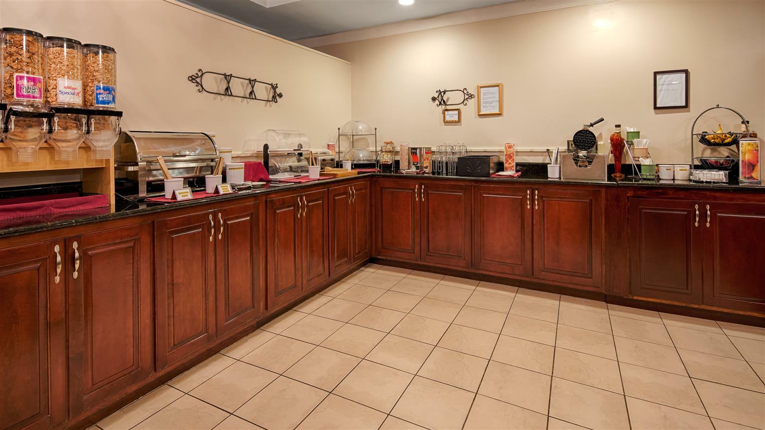 מידלות'יאן Best Western Plus Governor'S Inn Richmond מראה חיצוני תמונה